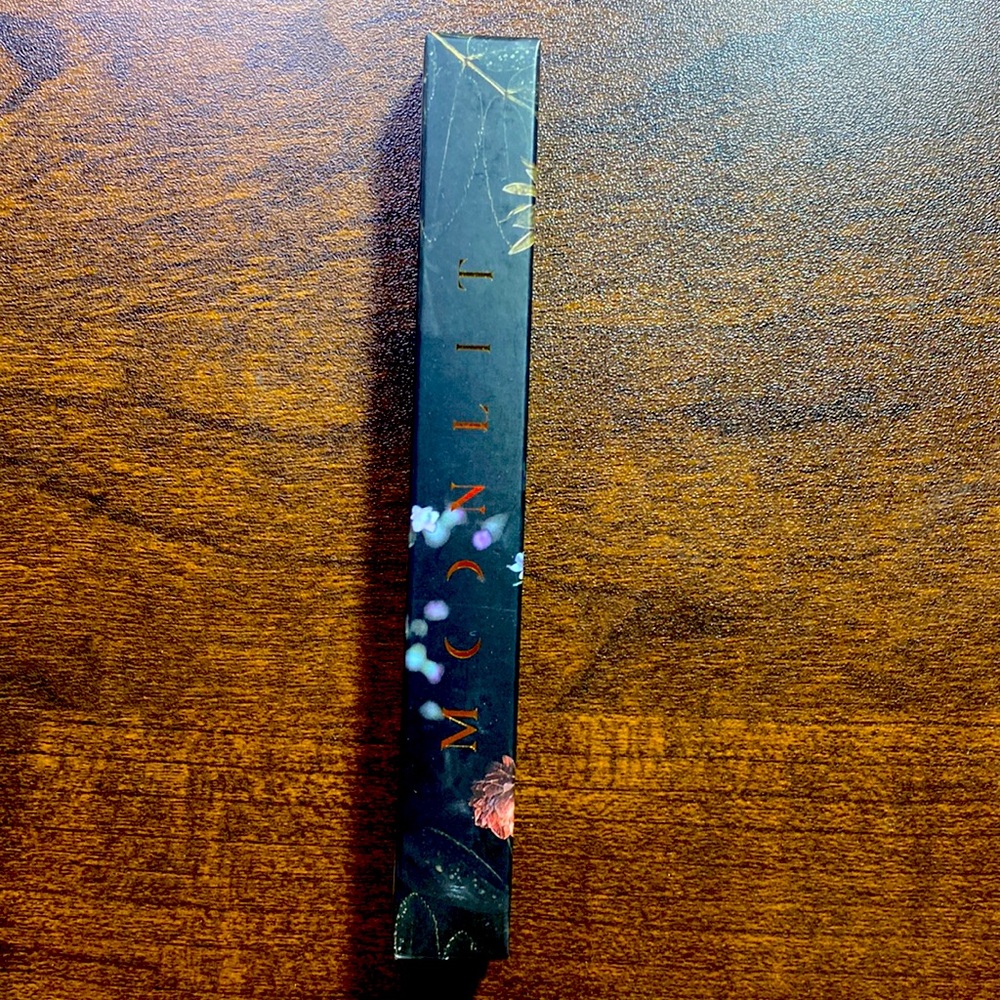 Moonlit lip pencil